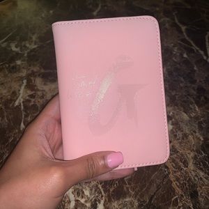 Glam-Aholic Lifestyle Passport Holder